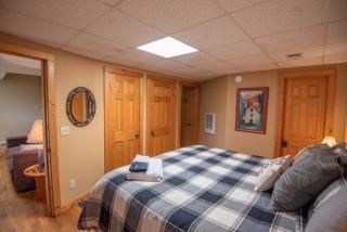 Secluded & Private Retreat- Hot Tub, Fire Pit, Near New River State Park - 5