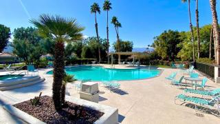 Desert Breezes Resort Studio Apartment with Resort Access - 0