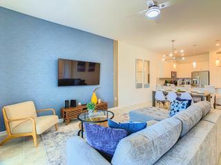 Amazing 2BR condo with 2 Clubhouses & Private Game Room - 3