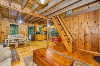 2 Bd Cabin with Hot Tub, Direct Hiking Trail to New River - 2