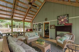 By The New River - Hot Tub - Fireplace - Covered Porch - 7