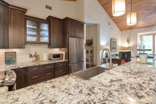 By The New River - Hot Tub - Fireplace - Covered Porch - 4