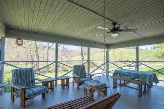 1 Bedroom Cabin Overlooking New River-- Sleeps 4, Dogs OK, Fire Pit & More - 4