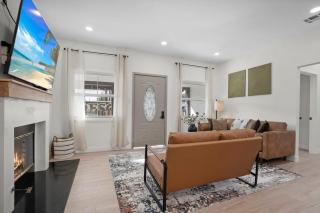 Stylish Cozy getaway - 2