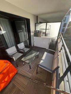 Apartment with a terrace - 8