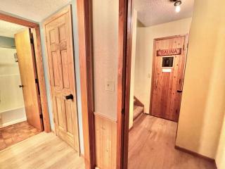 Ski-in Ski-out Townhome at Lutsen Mountain, Pool, Hot Tub, Fitness, Sauna and more! - 4