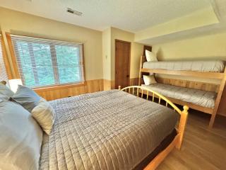 Ski-in Ski-out Townhome at Lutsen Mountain, Pool, Hot Tub, Fitness, Sauna and more! - 2