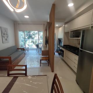 Apartamento novo a 350 m da praia das Toninhas em Ubatuba - 2 dormitórios sendo 1 suite, piscina, varanda gourmet com churrasqueira, ar condicionado, cozinha completa, garagem privativa - 0