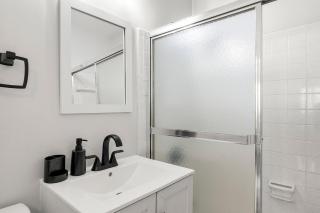 Calm-Haven 1BR Apt 22F Near Mart and Free Parking - 1
