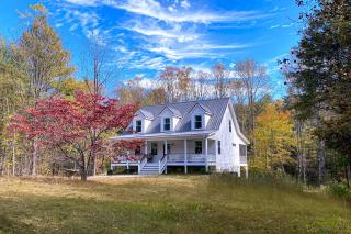 Creekside Farmhouse - 8