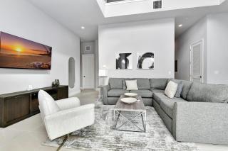 Stylish Condo With Pool Table Near Disney With Resort & Waterpark Access - B32-238 - 2