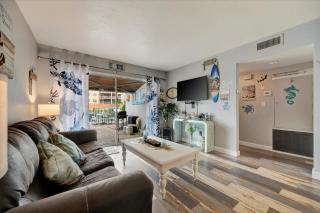 Dolphin Suite 2B Pet Friendly Waterfront Dock - 1