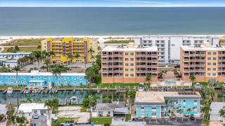 Seashell Suite 1B Pet Friendly Waterfront Dock - 1