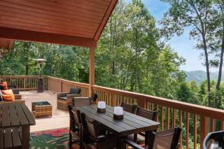 Mountain Views - Firepit - Gas Fireplace - Sleeps 15 - 8