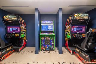 Luxury by the Beach with Pool, Gym, Game Room - 9