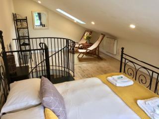 Coach House Studio, quiet, rural, pet friendly - 7