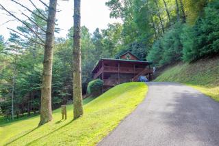 Prime Secluded Location- 5 Mins to State Park, Hot Tub, Dogs Welcome - 2