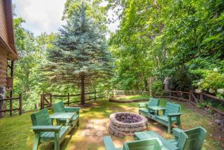 Prime Location- Secluded, Fire Pit, Covered Decks! - 0
