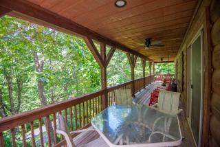 Prime Location- Secluded, Fire Pit, Covered Decks! - 8