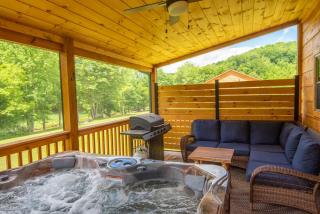 New River Log Cabin, HOT TUB, Fire Pit - 9