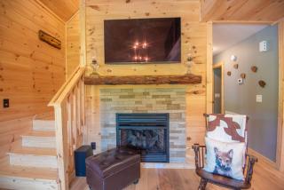 New River Log Cabin, HOT TUB, Fire Pit - 3