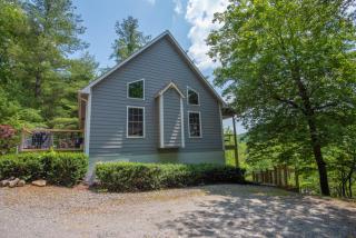 3 Bed Cabin Overlooking the New River-- HOT TUB, Fire Pit, Dogs OK - 9