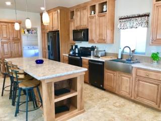 AntelopeCanyonHouse w VIEW offering Deals for two couples pets okay - 5