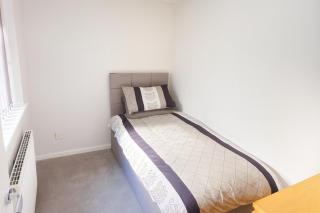 Cosy 3 Bed House, Decked Garden, Free Parking - Central Station - 1