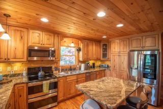 3Bd Log Cabin with Views, Hot Tub, Gas Fireplace, Game Room - 9