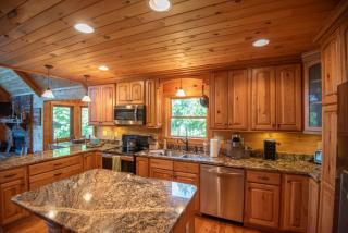 3Bd Log Cabin with Views, Hot Tub, Gas Fireplace, Game Room - 4