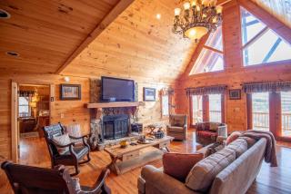 7 Bd Log Cabin Retreat- Game Rm, Hot Tub, Room for the Whole Family! - 3