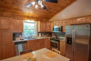 Log Cabin between Boone & J - Hot Tub - Private - Gas Fireplace - One Level - 3