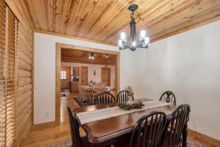 3 Bd Cabin in Sparta- Hot Tub, Dogs OK, Comfortable & Modern - 1