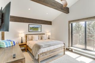 Sauna and Ski Shuttle Access Mtn-View Condo in Avon - 2
