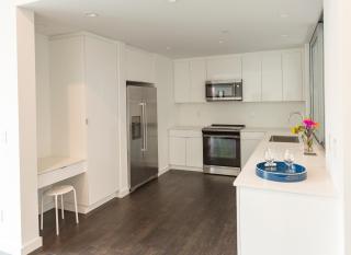 Unique contemporary 1600ft2 2BR 3BA apt OTR - 4