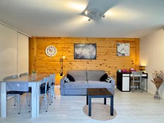 T2 ensoleillé. Terrasse, jardin commun, vue, parking. - 0