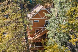 5BDR Stay w Fireplace Game room Family-Friendly Amenities Arrowhead Chalet by AvantStay - 9
