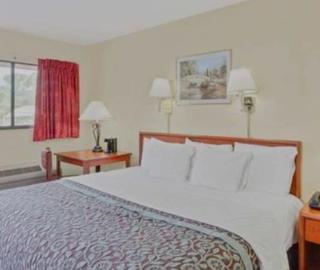 Days Inn by Wyndham Athens - 9