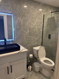 Hip & Quirky Montrose Flat with Pool Access & Parking - 6