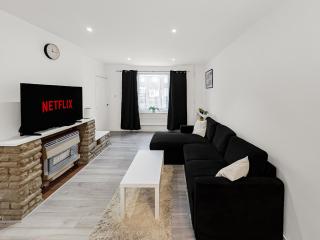 3bed House Abbey wood Sleeps 8 Elizabeth Line - 0