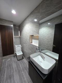 Luxury and classy 3 bedroom in Victoria Island - 5