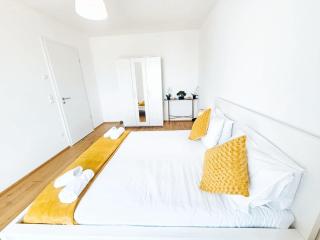 Urban retreat flat with terrace and parking - 2
