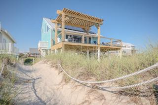 Just Beachy by Oak Island Accommodations - 5