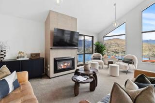 Luxury Lakeview Retreat - 9
