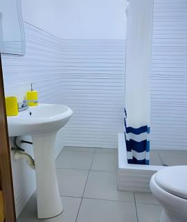 P2 Amplio Dpto Familiar a Minutos del Parque Kennedy, Malecon y Larcomar - 1