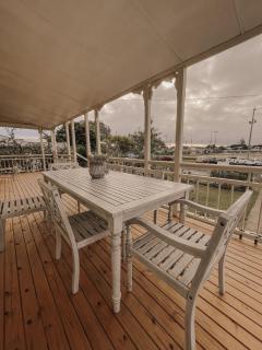 Oakmore Cottage Charming Queenslander - Central location - 6