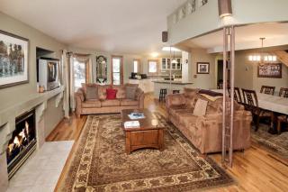 Vail Home with Private Creek & Backyard - 8