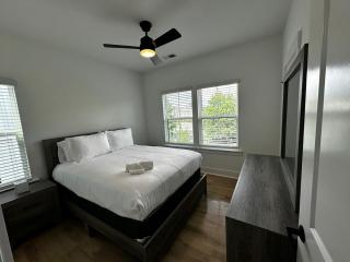 Charming Charlotte Townhome - 9