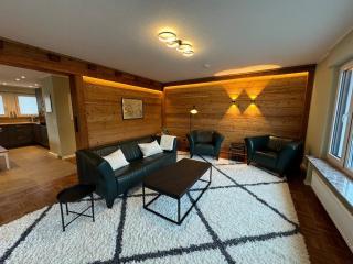 Luxury Apartment with Terrace and Mountain View - 0