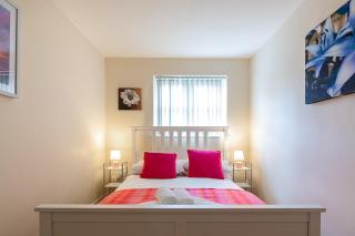 2 bedroom Large Town Centre Apartment FREE Parking - Loughborough - 6